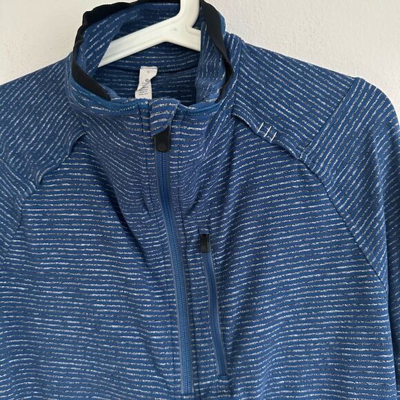 Lululemon Cypress Run Half Zip Blue Striped Pullover Size Small Thumb Holes - Picture 2 of 8